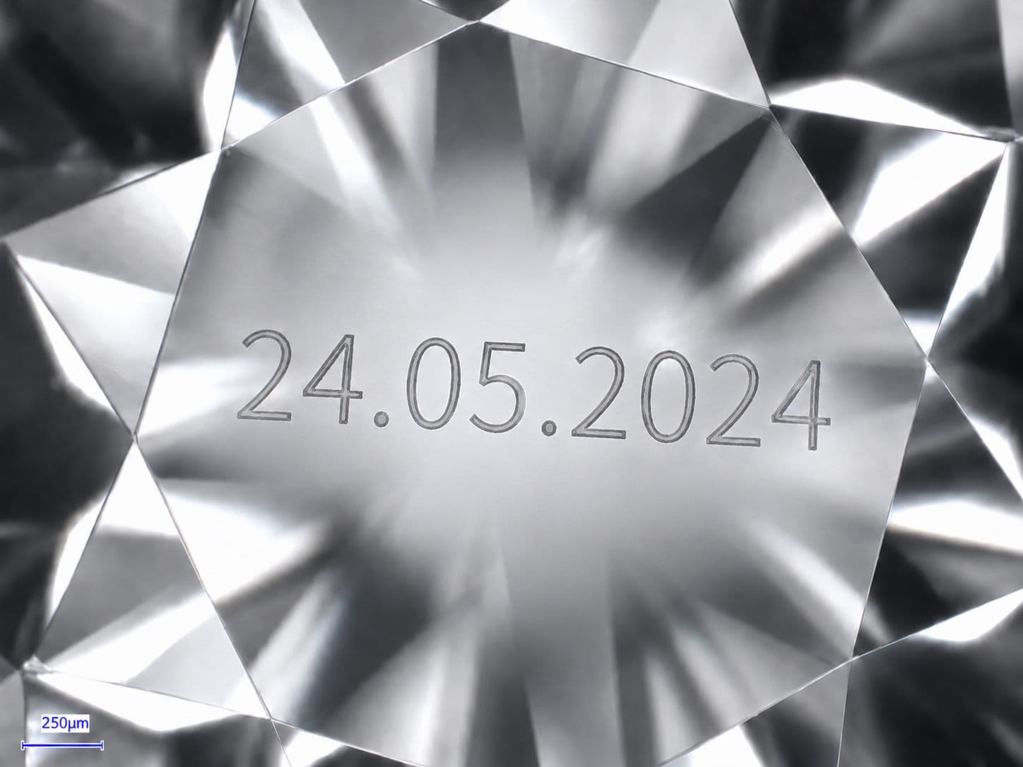 Diamant-Gravur: Datum